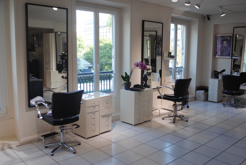 salon-coiffure-CONSEGUDES-min_floor-home-office-property-living-room-room-781228-pxhere.com